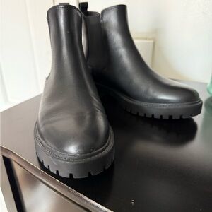 Women's Black Chelsea Boots